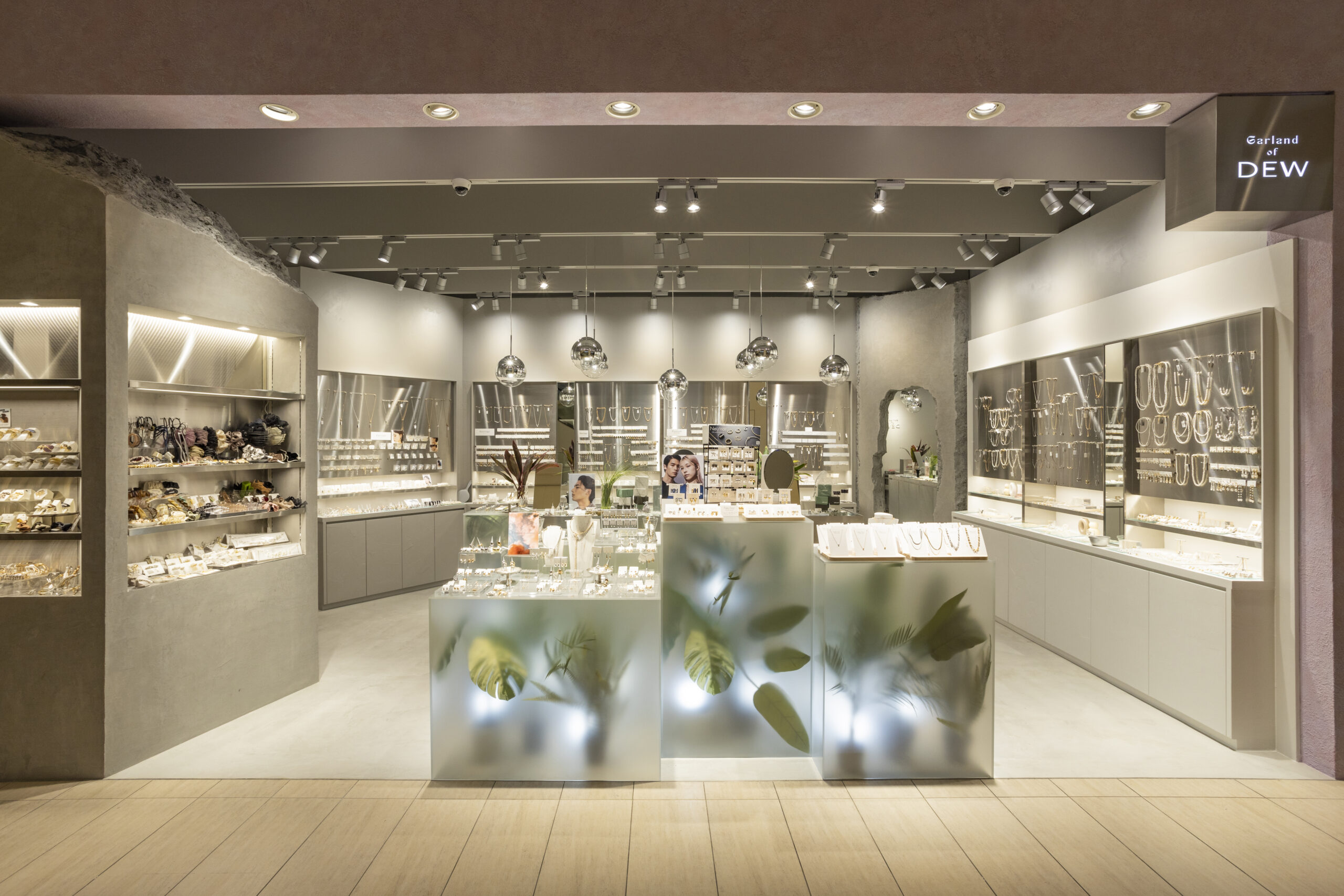 Garland of DEW LUCUA OSAKA店 画像1